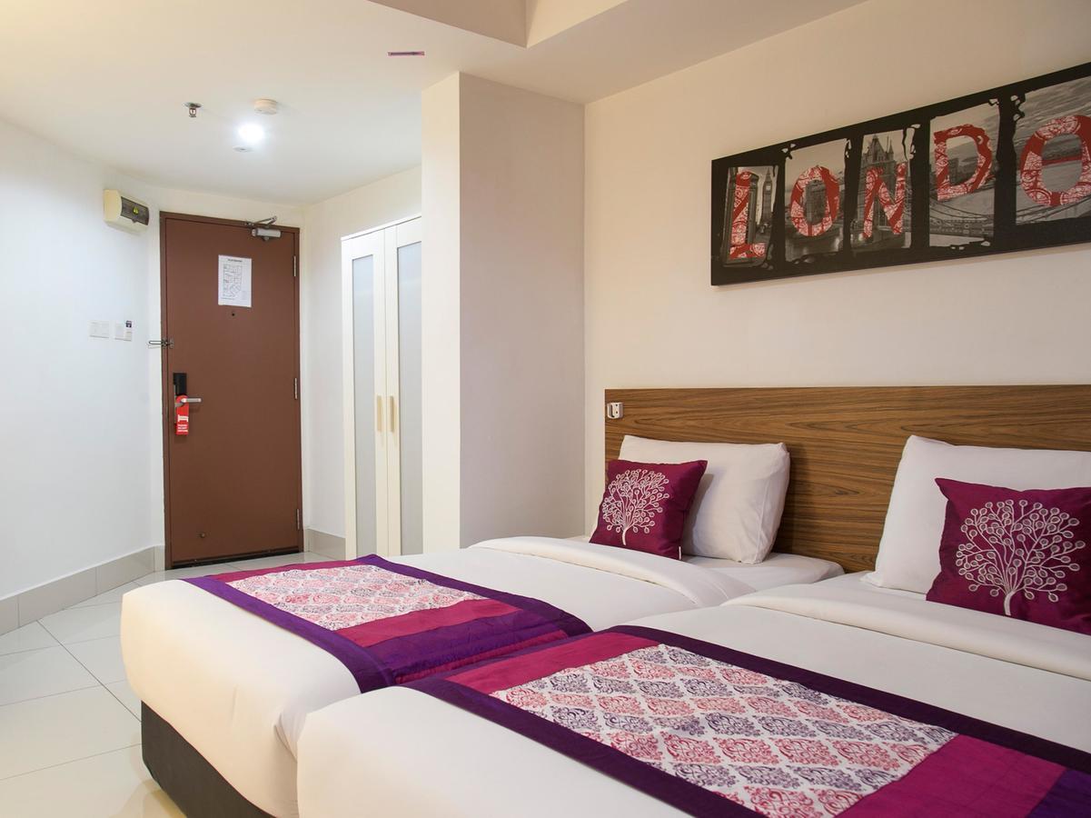 Oyo 180 V Hotel Куала-Лумпур Екстер'єр фото